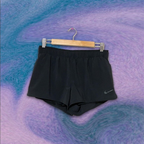 ♥︎ Nike Full Flex 2 in 1 Shorts ♥︎ - Picture 2 of 7
